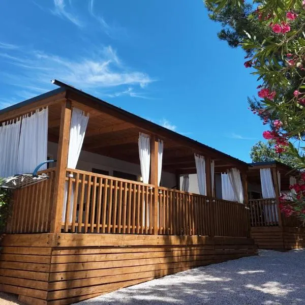 Camp Vala - Mobile home, hotell i Orebić