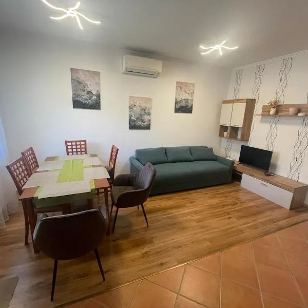 Kosbor apartman, מלון בIgricetanya