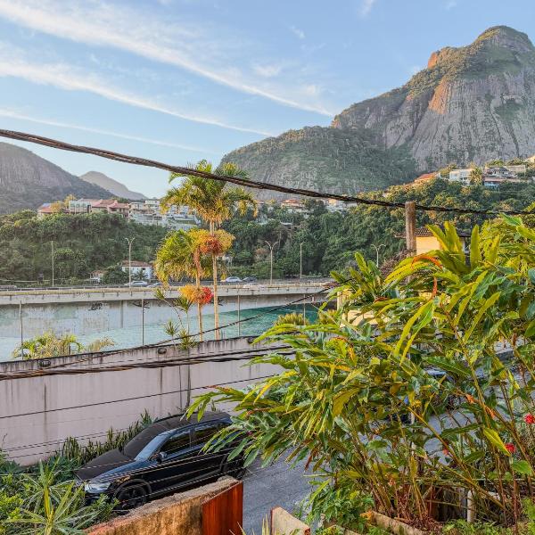 Casa de praia com vista incrível das montanhas e floresta do Rio