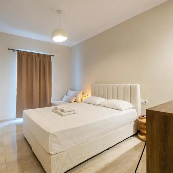 Athena's Studios 2, hotel in Polychrono