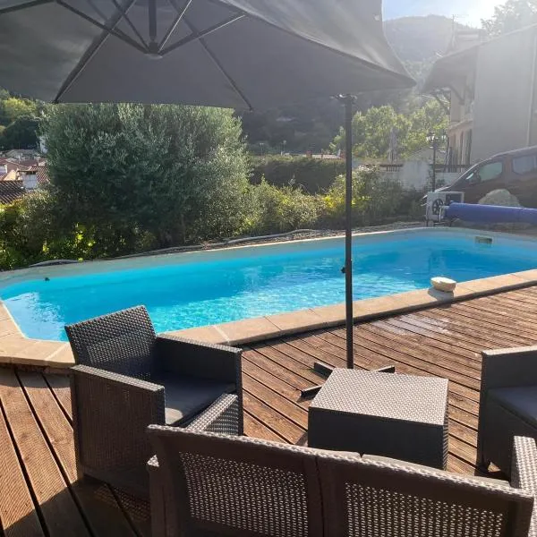 Le Gîte Martin, hotel u gradu 'Quillan'
