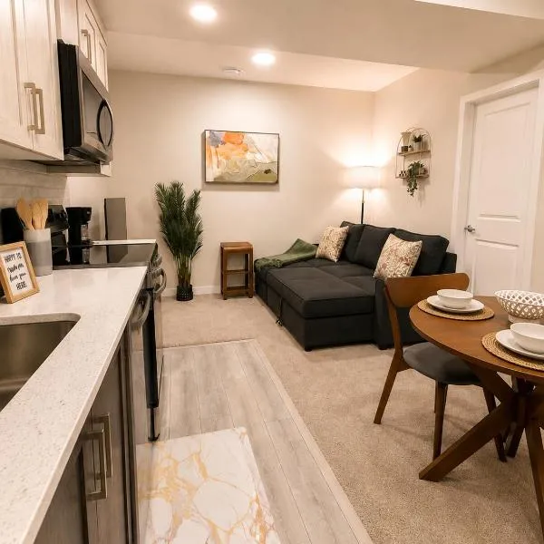 Cozy Private 1BR Basement Suite, hotel din Calgary