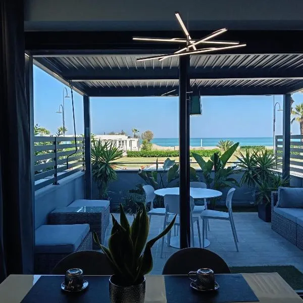 SUITE CONTI 36 terrazza sul mare 2lettini e ombrellone, hotel in Porto SantʼElpidio