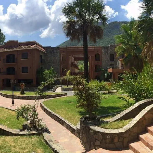 Hotel Hacienda Cola del Caballo, хотел в Сантяго