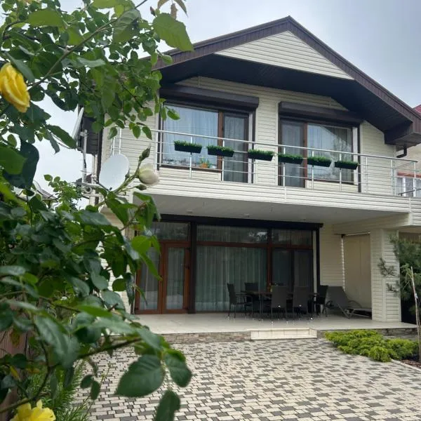 Villa Life Family Sea House, hotel in Zatoka