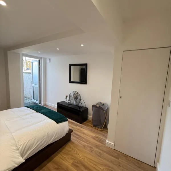 City Deluxe, hotel in Hackbridge