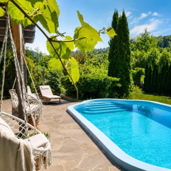 Landhaus Sisi - River&Pool, hotel in Bad Ischl