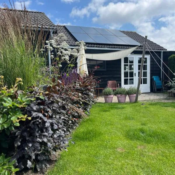 B&B aan de Dijk, готель у місті Зевенар