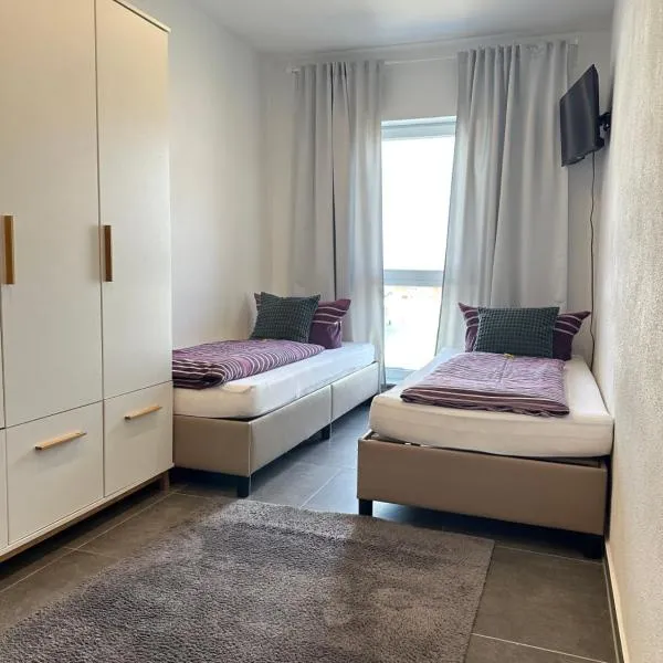 Gemütliches Doppelzimmer Gemeinschaftsbad โรงแรมในดินโกลฟิง