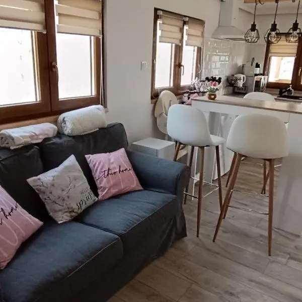 Hilltop Cottage in Szentendre, mountain view, terrace, garden, hotel sa Szentendre