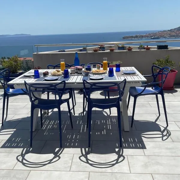 Suite avec 2 chambres d'hôtes pour 1 à 4 personnes avec vue mer, terrasse, parking privé, proche port et aéroport, petit déjeuner inclus, готель у місті Аяччо