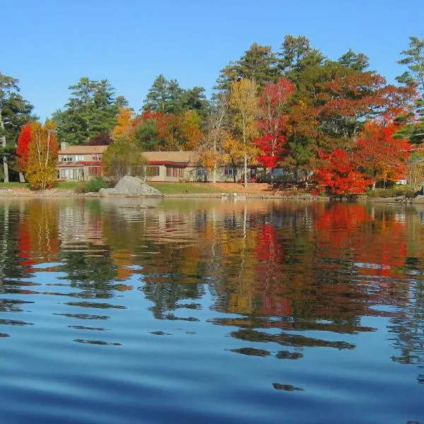 Alamoosook Lakeside Inn Orland, hotel en Bucksport