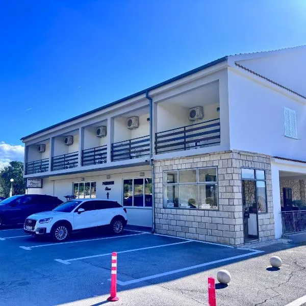 Rooms & Pansion Odmor, hotel u Rovanjskoj