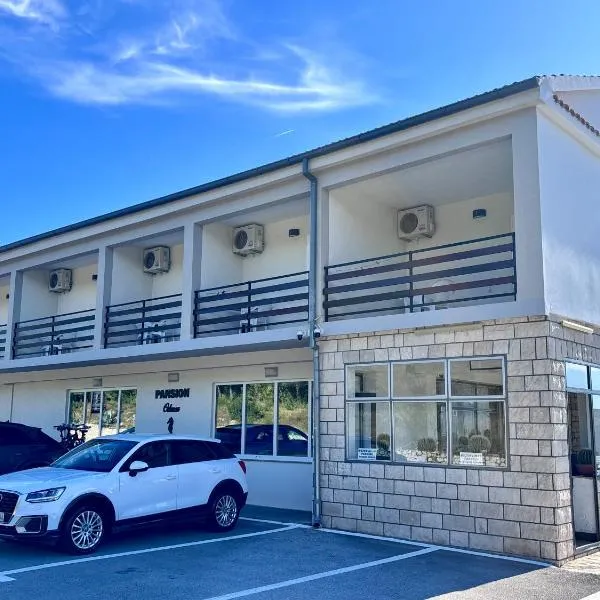 Rooms & Pansion Odmor, hotell i Rovanjska