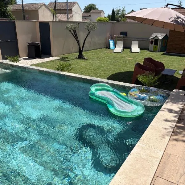 Villa contemporaine, hotel in L'Isle-sur-la-Sorgue
