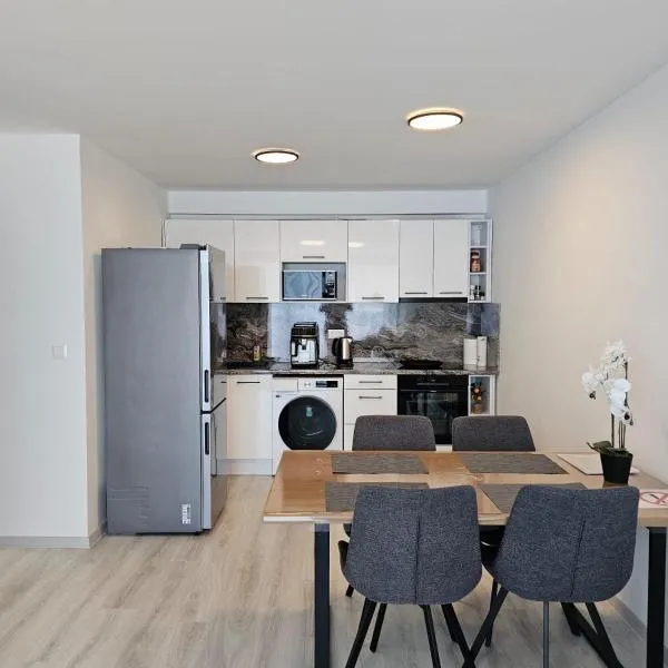 Pearl Dingi Apartman โรงแรมในชิโอฟก