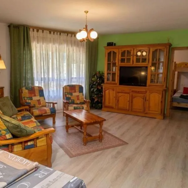 Apartamento Picos de Europa, hotel u gradu Kamalenjo