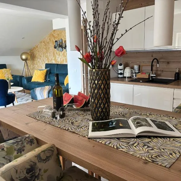 ANDREA, Premium three bedroom apartment, entire floor, מלון בקסטב