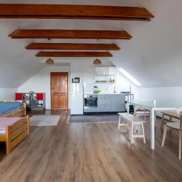 Apartmán 7J, hotel a Hnanice