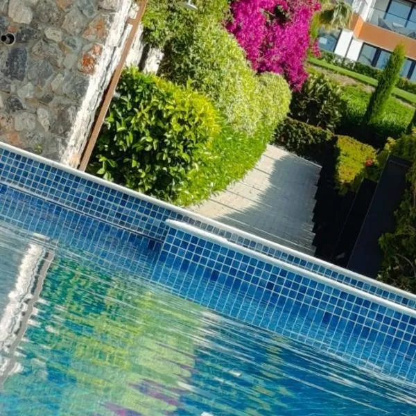 Idyll Homes THE PENTHOUSE, hotell i Avdhellero