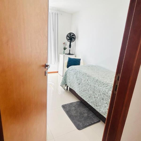 Casa e conforto com anfitriã perto da praia