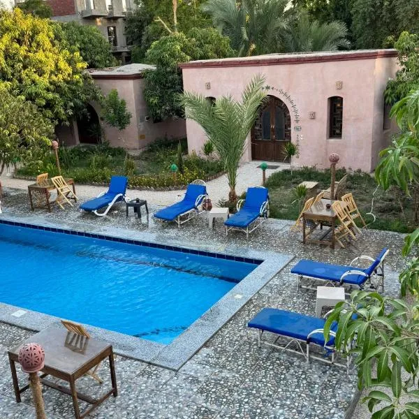 El Juneina Villas - Luxury Oasis Near Valley of the Kings, hotel di Luxor