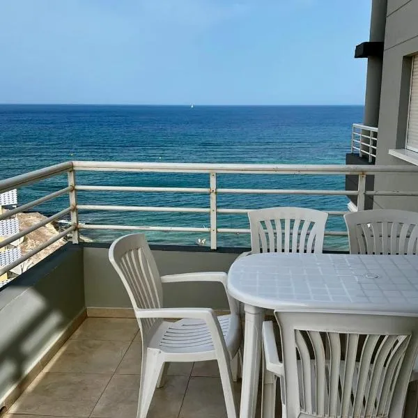 Primera línea playa Levante Calpe terraza piscina, hotel in Calpe