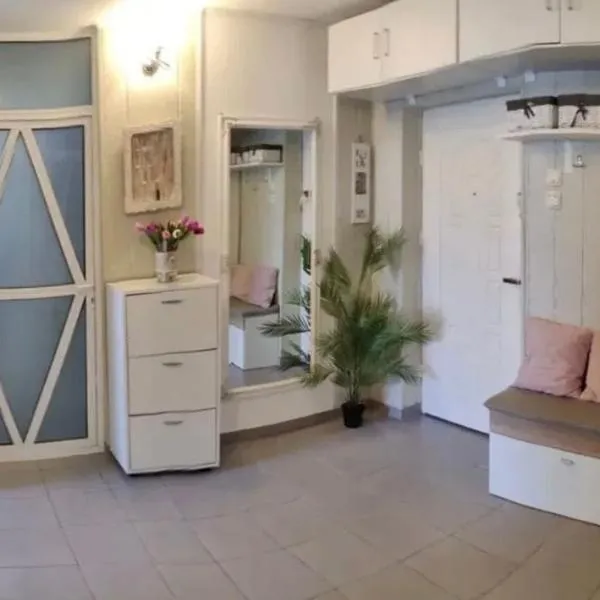 Saturn Cozy Stay, hotell sihtkohas Mangalia