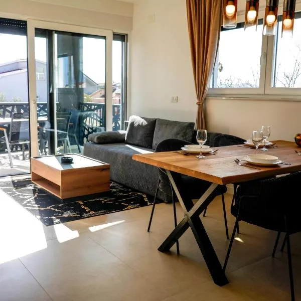 Luxury Apartment Mara, hotel in Sukošan