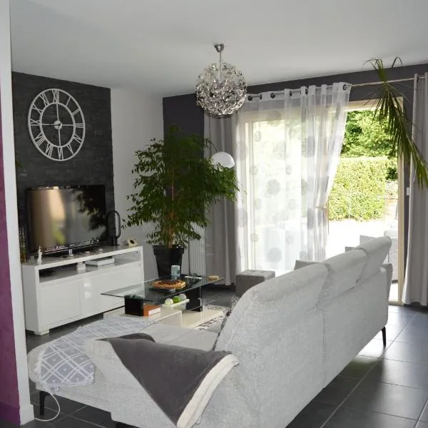 L' Escale Contemporaine-Happy House conciergerie, hotel din Sainte-Feyre