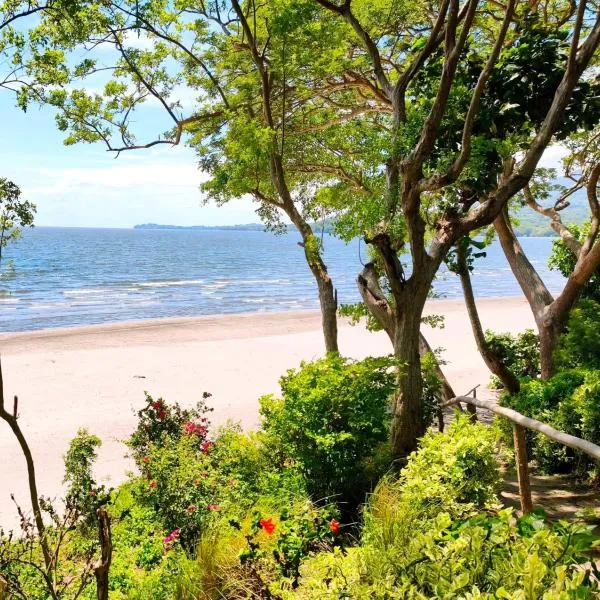 Xalli Beach Hotel, hotel sa Altagracia
