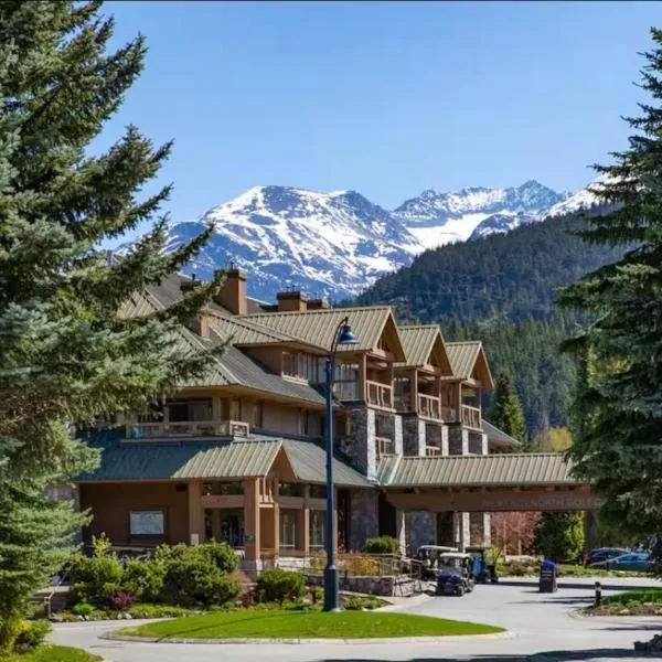 Summit Spin Swing House 峰湖逸境, hotel di Whistler