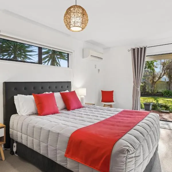 Modern-Immaculate-Spacious-Comfy Beds-Private, Hotel in Westport