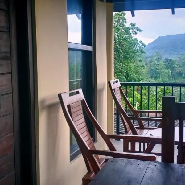 Rainforest Hide View, hotel i Deniyaya