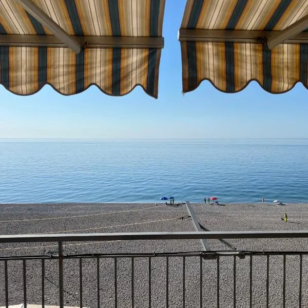 Double View Sea - beachfront Ext, hotell sihtkohas Mascali