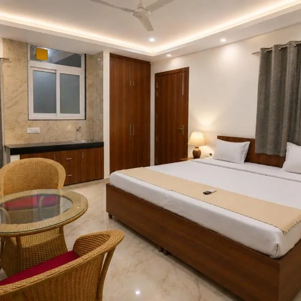 Hotel Meridian Sector 132, Near Max Hospital, hotel a Noida