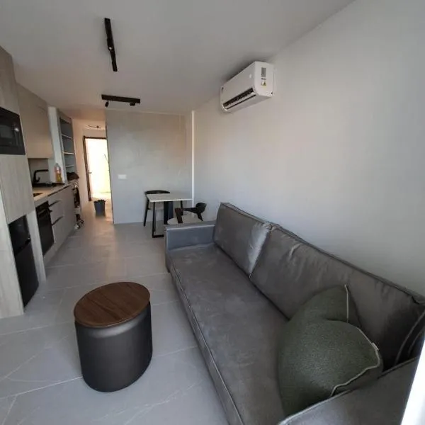 Costa Royale APARTAMENT, готель у Торревьєсі