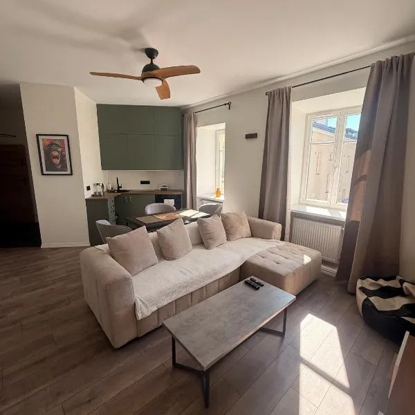 Home in Kalamaja، فندق في تالين