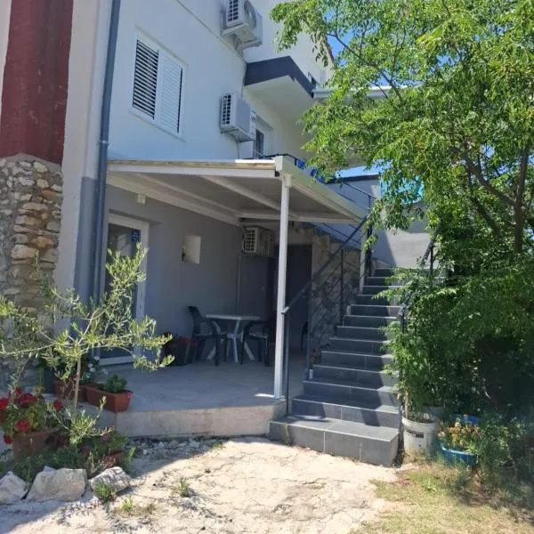 Apartman Skradin nono، فندق في سكرادين