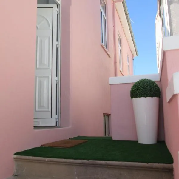 Why Not? Guest House Espinho, hotel in Espinho