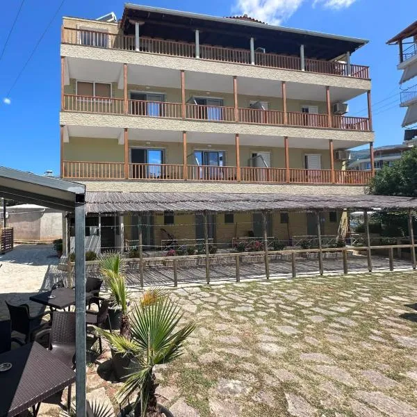 Neranxi Apartment & Rooms, hotel a Himare