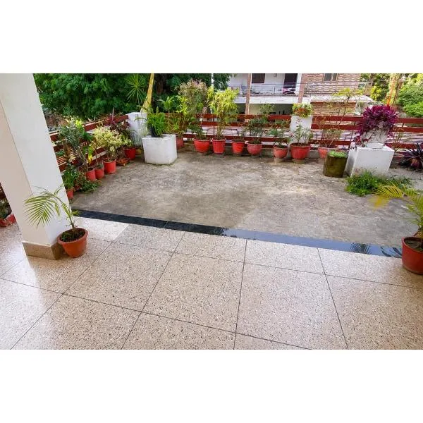 3 BHK Entire Homestay-Comfortable for Family or Group Stay, hotel Dzsabalpurban