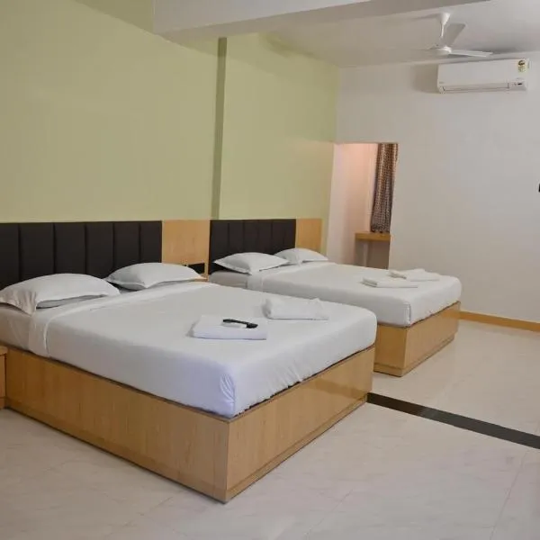 Hotel Sai Vaibhav, hotel in Shirdi