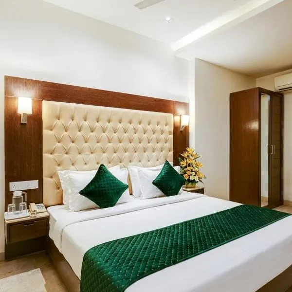Hotel Metropolis 2 Min Walk From Ramakrishna Metro Station, hotel din New Delhi