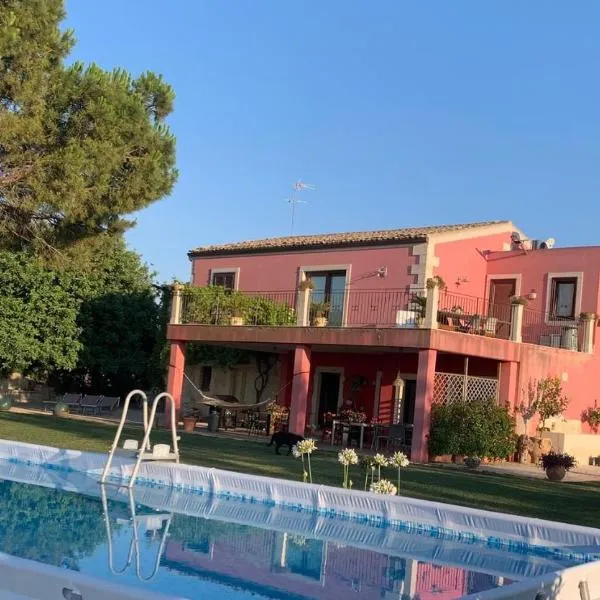 Richiami di Sicilia, hotel Modicában