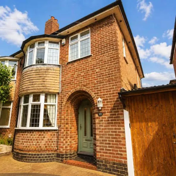 Huge 4 Bed Family Home in Derbyshire with Parking, hotel in Derby