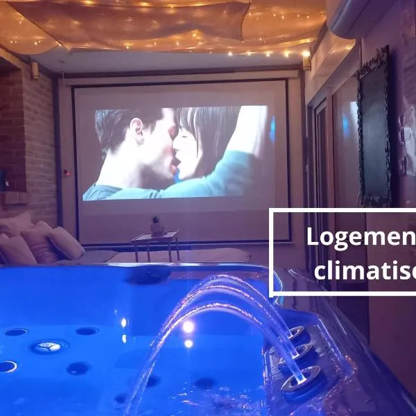 Fraisier, love room Valenciennes avec SPA privatif, khách sạn ở Quérénaing