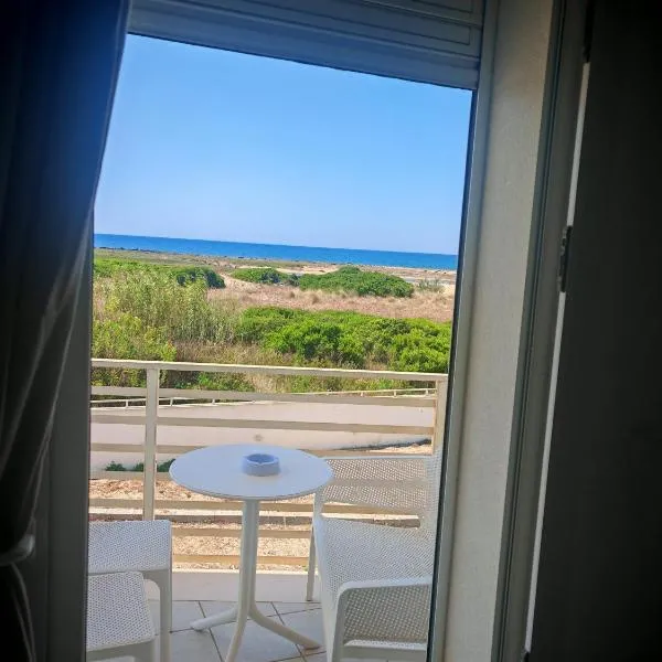 Sea Rooms - Torre Pali, ξενοδοχείο σε Torre Pali