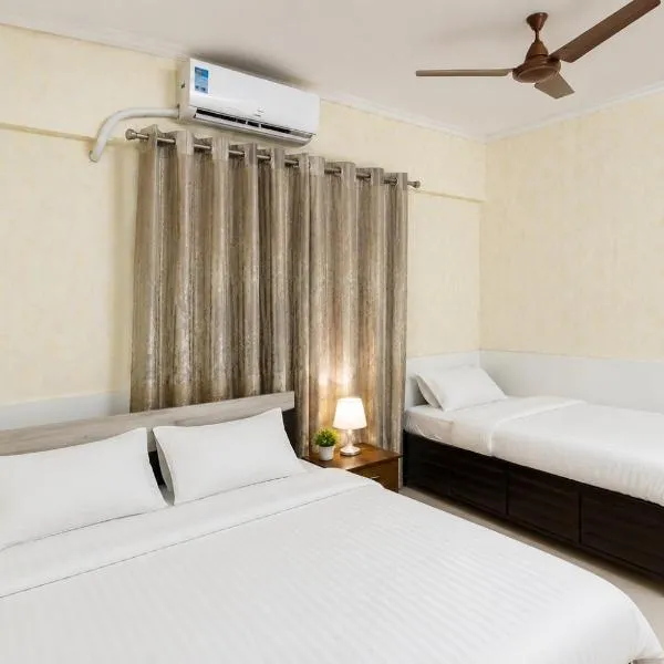 Room In Thane At ovale naka Only for Male, готель у місті Тхане