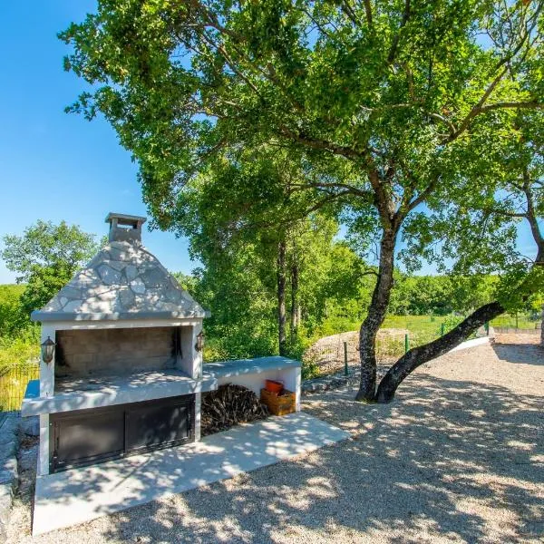 Kuća za odmor Veronika, hotelli kohteessa Klobuk